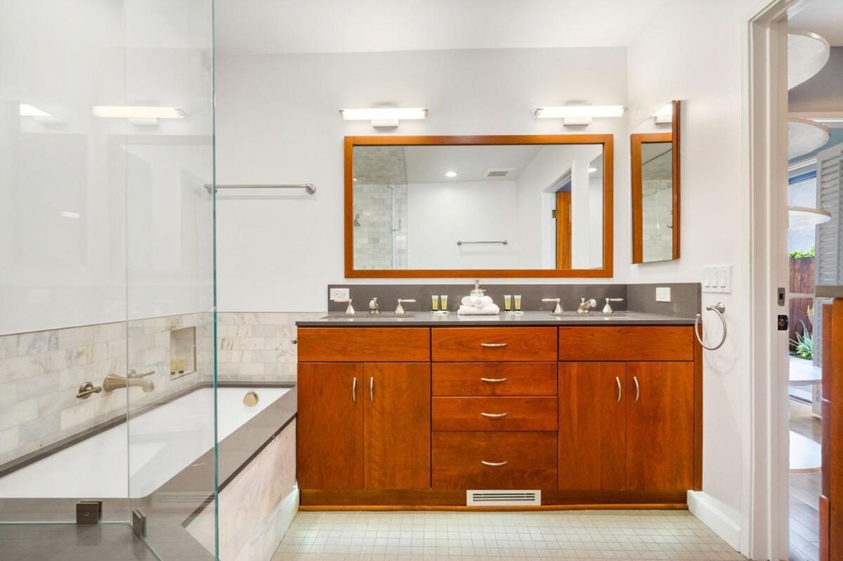 Holiday home Beverly Hills 6br Haven W Pool Hot Tub Los Angeles