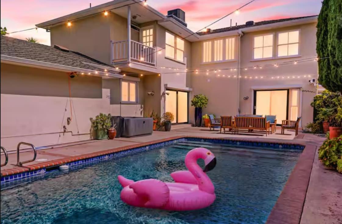 Casa de férias Beverly Hills 6br Haven W Pool Hot Tub *